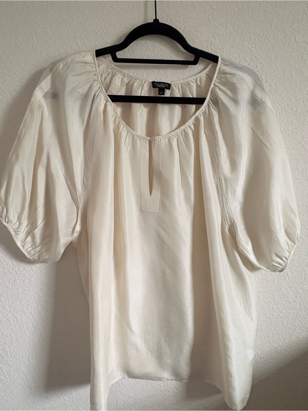 Talbots 100% Silk Ivory Blouse L Puff Balloon Sleeve Keyhole Quiet Luxury